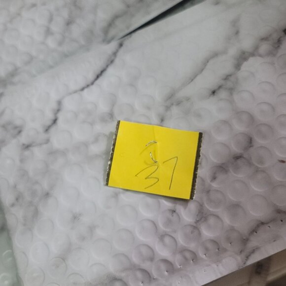 Marble-Print Bubble Mailers Set Of 37 - 5” x 7” Self-Seal Padded Envelopes - Picture 6 of 7